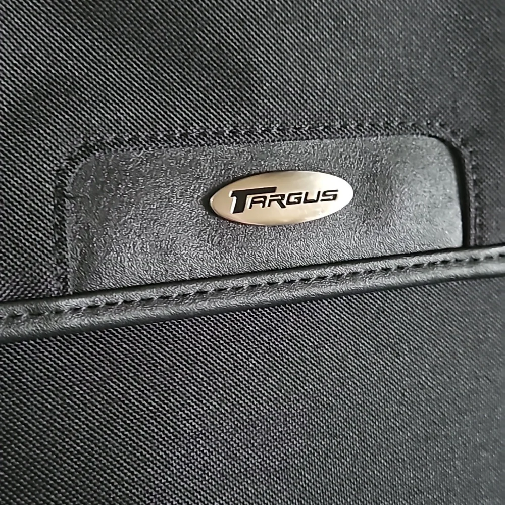 Targus Brief Case Lap Top Bag.